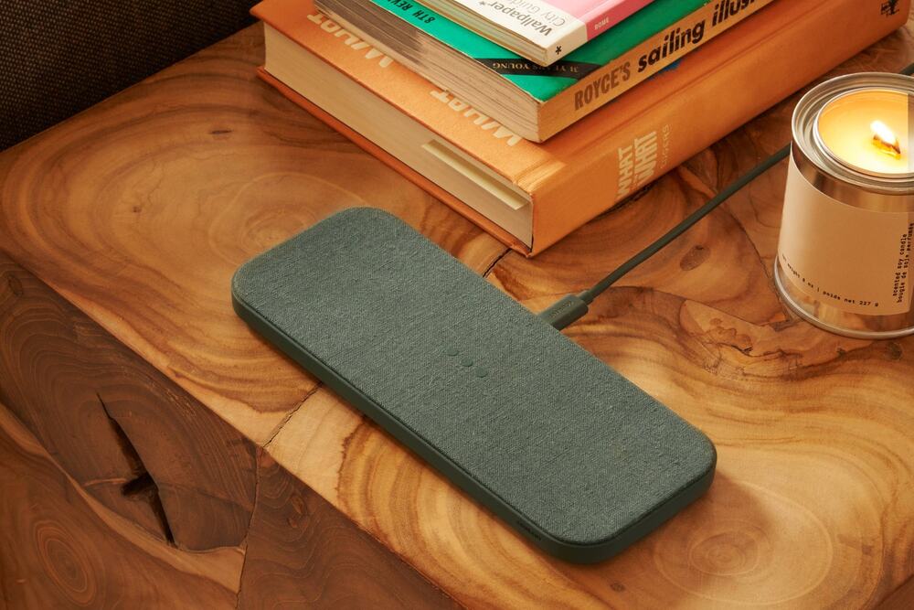 Courant CATCH:2 Essentials Dual Wireless Charger Green Linen NIB